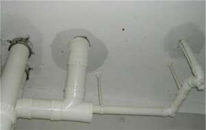 衛生間水管漏水到樓下怎么辦?常見解決方法有哪些？