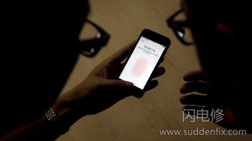陌生人是如何破解我們手機指紋鎖的？