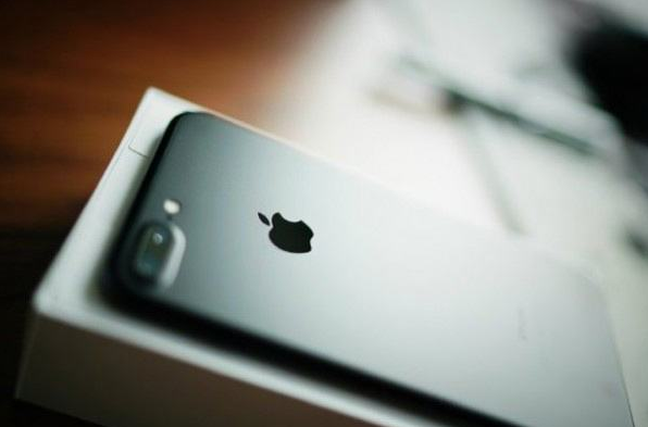 iPhone7 plus手機突然黑屏怎么維修？