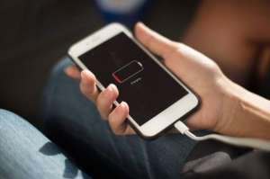 蘋果手機電池為什么掉電很快？如何延緩手機電池壽命？