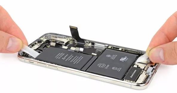 手機卡頓續航短，iPhone降頻門
