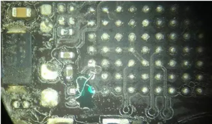 iPhone 6plus 屏幕閃白條怎么回事？如何解決