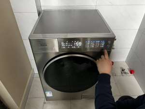 滾筒洗衣機上顯示E18故障，如何解決？