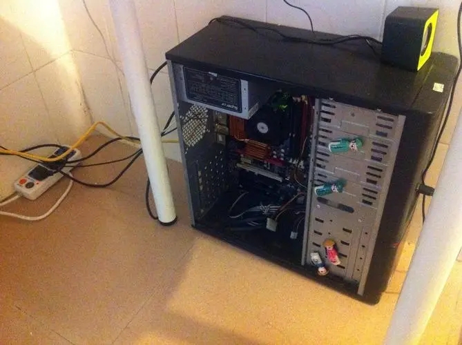 臺式電腦機箱漏電怎么辦